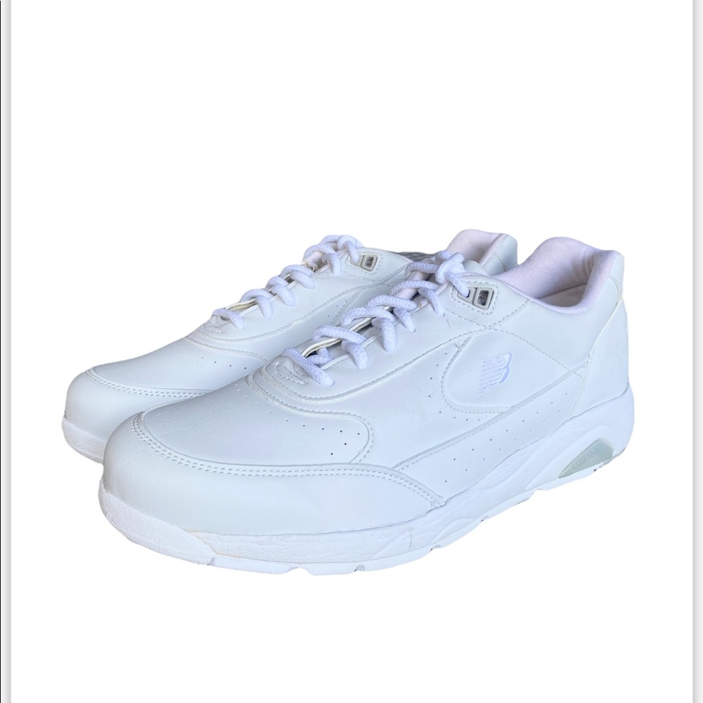 New Balance Mens white rollbar walking shoes size 10.5
